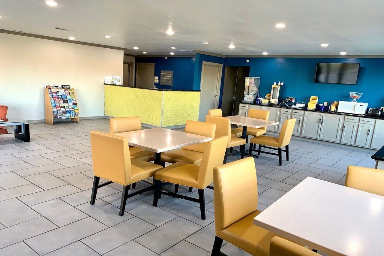 Days Inn & Suites By Wyndham - Canton First Monday Trade Days Ngoại thất bức ảnh