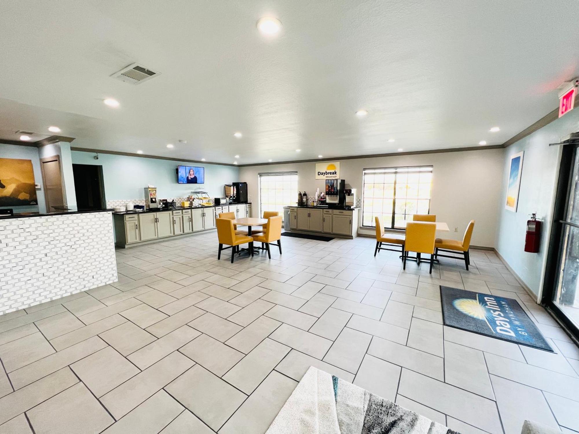 Days Inn & Suites By Wyndham - Canton First Monday Trade Days Ngoại thất bức ảnh