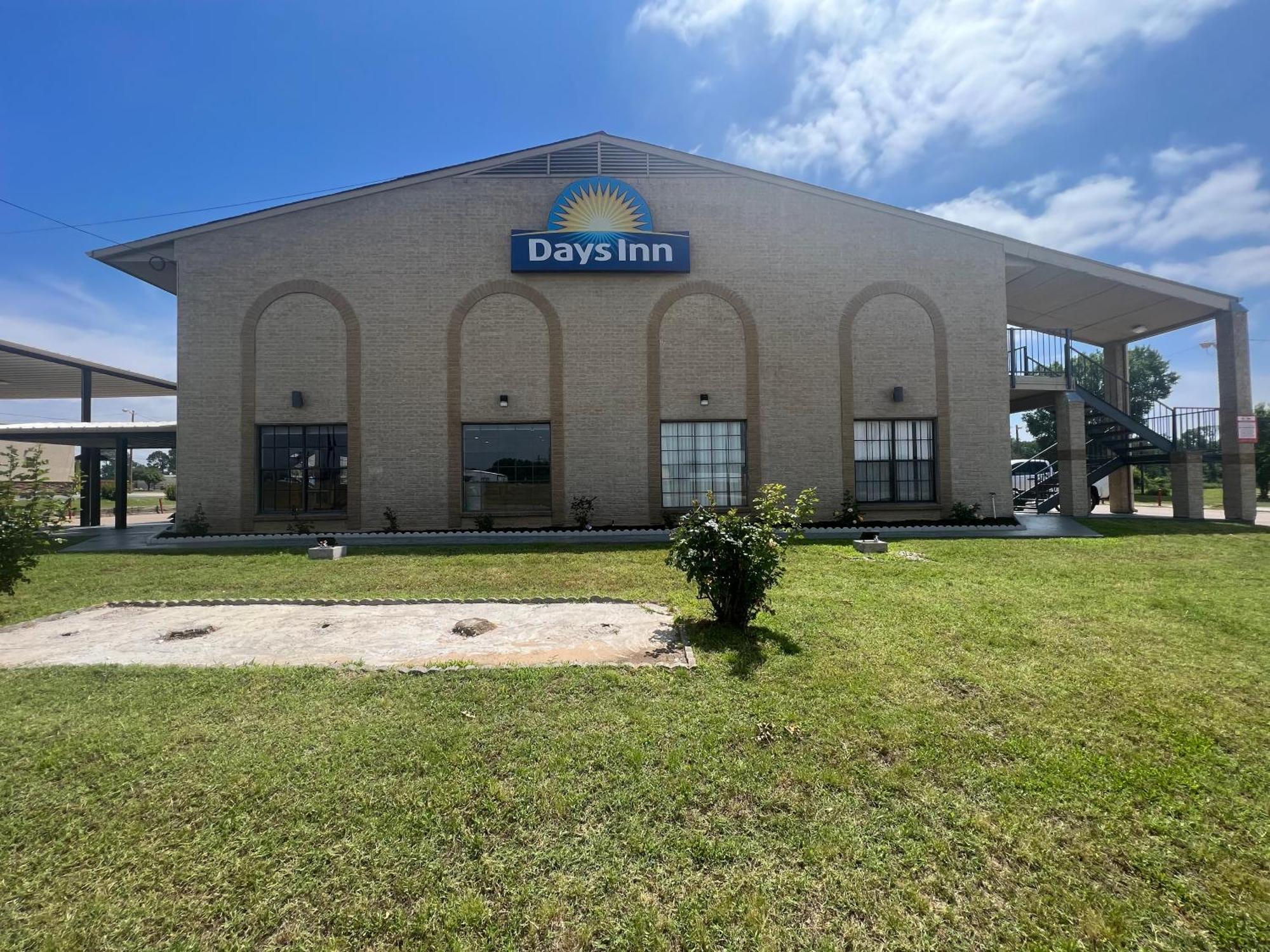 Days Inn & Suites By Wyndham - Canton First Monday Trade Days Ngoại thất bức ảnh